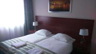 Отель Hotel Polonia Бяла-Подляска Двухместный номер с 2 отдельными кроватями-9
